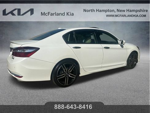 Used 2016 Honda Accord Touring image 5