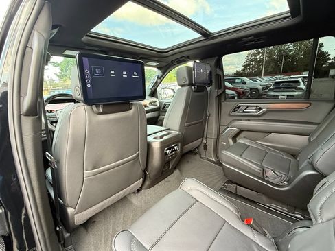 Used 2026 GMC Yukon XL Denali w/ Denali Reserve Package AWD/4WD image 26