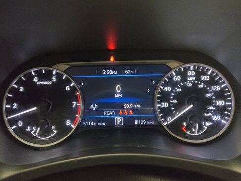 Used 2021 Nissan Sentra SV w/ SV Premium Package FWD image 23