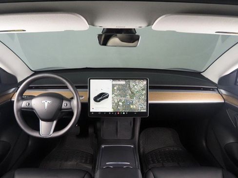 Used 2023 Tesla Model 3 Standard Range RWD image 3