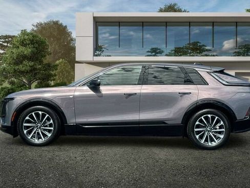Certified 2024 Cadillac Lyriq Sport RWD image 7