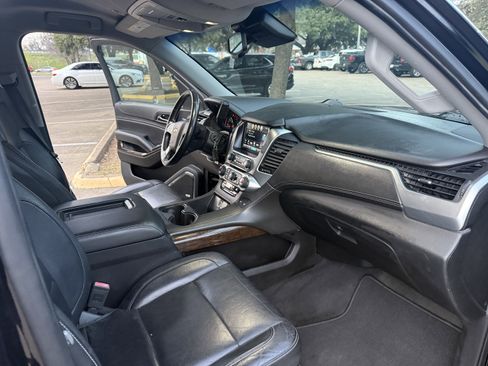 Used 2019 Chevrolet Suburban LT image 13