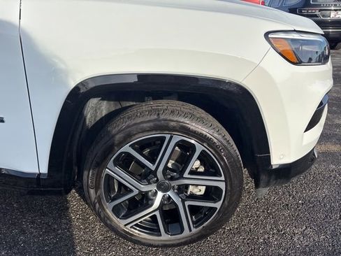 Used 2025 Jeep Compass Limited w/ Elite Group image 9