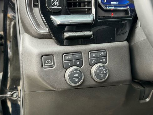 Used 2024 Chevrolet Silverado 2500 High Country w/ Midnight Edition image 35