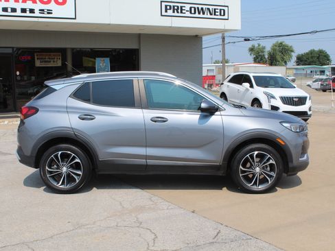 Used 2021 Buick Encore GX Select AWD/4WD image 3