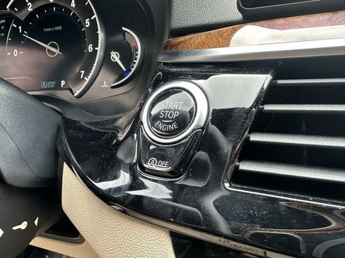 Used 2019 BMW 530i xDrive w/ Convenience Package image 24