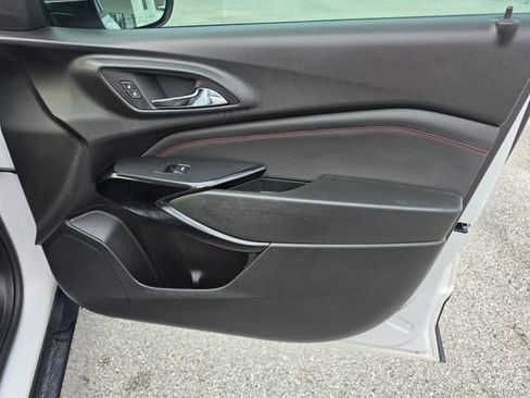 Used 2024 Chevrolet Trax RS w/ Sunroof Package FWD image 24