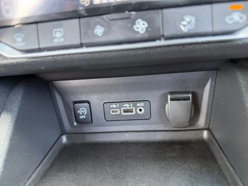 Used 2025 Nissan Sentra SR FWD image 20