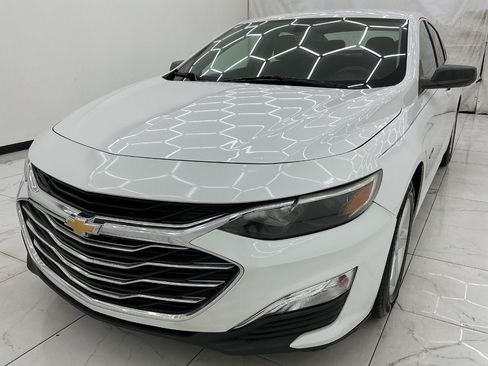 Used 2019 Chevrolet Malibu LS FWD image 1