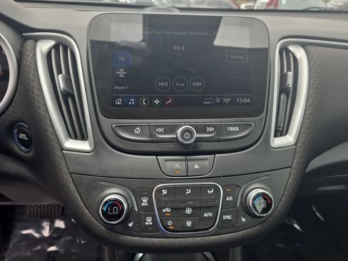 Used 2023 Chevrolet Malibu LT FWD image 17