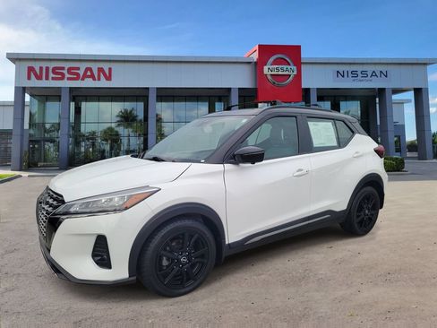 Used 2023 Nissan Kicks SR w/ SR Premium Package FWD image 5