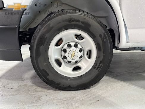 New 2025 Chevrolet Express 3500 Extended w/ Driver Convenience Package image 32