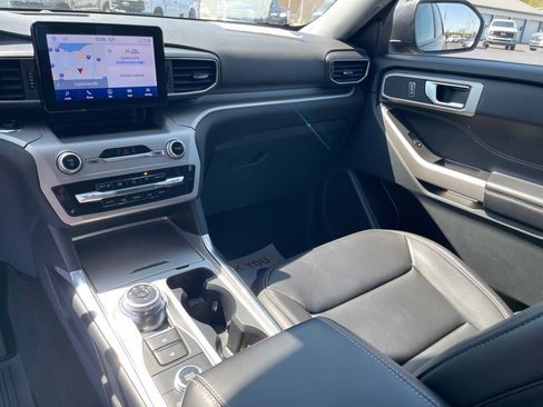 Used 2023 Ford Explorer XLT w/ Equipment Group 202A AWD/4WD image 20