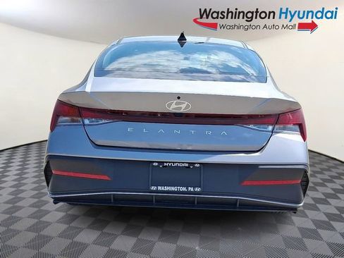 Certified 2026 Hyundai Elantra SE FWD image 4