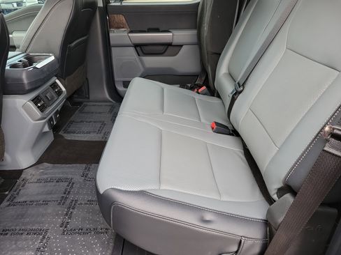 Used 2022 Ford F150 Lariat image 16