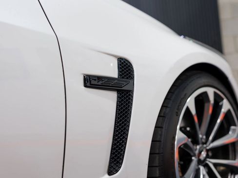 Used 2016 Cadillac CTS V w/ Luxury Package RWD image 19