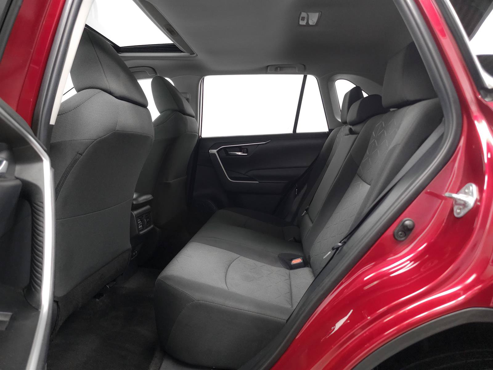 Certified 2021 Toyota RAV4 XLE w/ Convenience Package AWD/4WD image 9