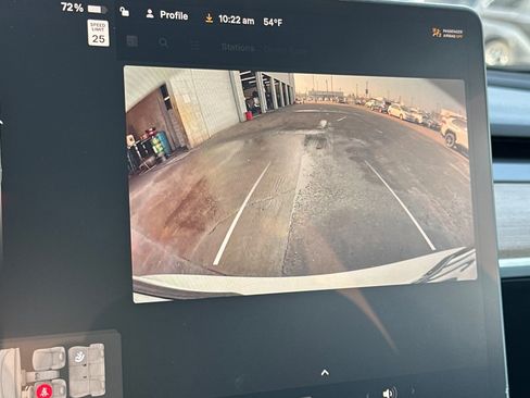 Used 2023 Tesla Model 3 Standard Range image 19