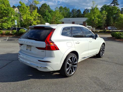 Used 2023 Volvo XC60 B5 Ultimate FWD image 3