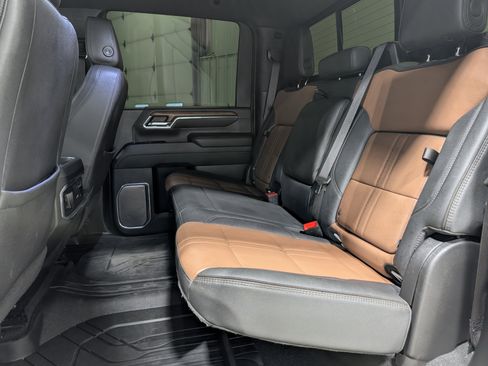 Used 2024 Chevrolet Silverado 3500 High Country w/ High Country Premium Package image 18