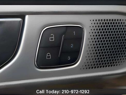 Used 2023 Ford Explorer King Ranch w/ Technology Package RWD image 23