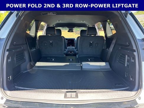 Used 2025 GMC Acadia Denali FWD image 17