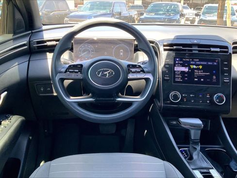 Used 2023 Hyundai Santa Cruz SEL w/ Activity Package FWD image 6