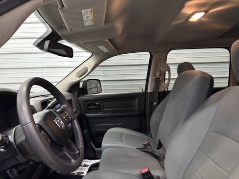 Used 2018 RAM 2500 Tradesman w/ Chrome Appearance Group image 19