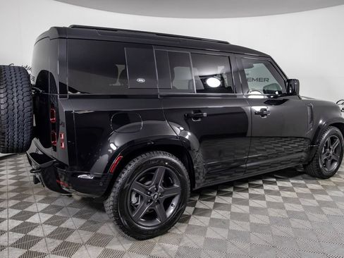 Used 2024 Land Rover Defender 110 X-Dynamic SE AWD/4WD image 4