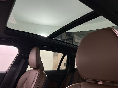 Certified 2024 Volvo V60 B5 Cross Country Ultimate image 17