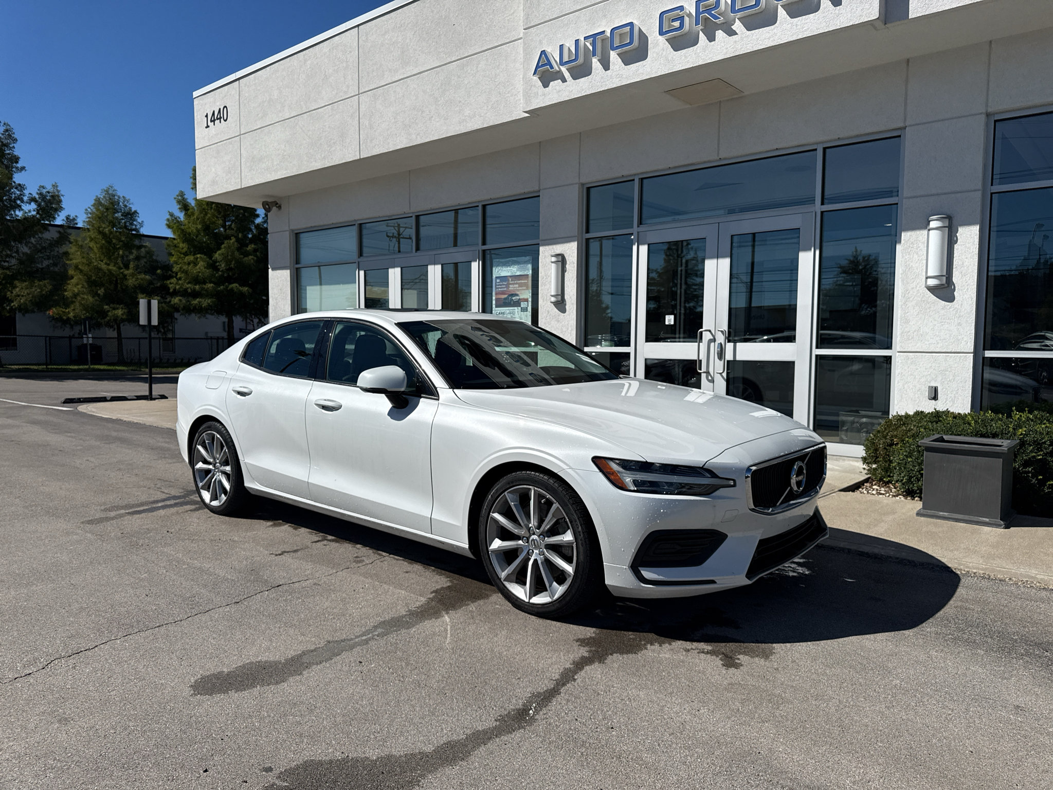 Used 2020 Volvo S60 T6 Momentum AWD/4WD image 1
