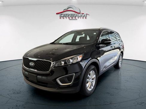 Used 2017 Kia Sorento FWD image 4