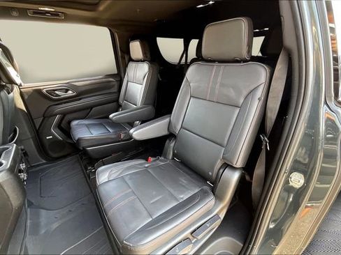 Used 2021 Chevrolet Suburban RST w/ Luxury Package image 16