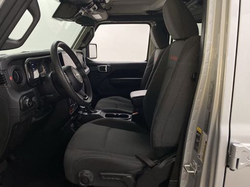 Used 2024 Jeep Wrangler Unlimited Rubicon image 14