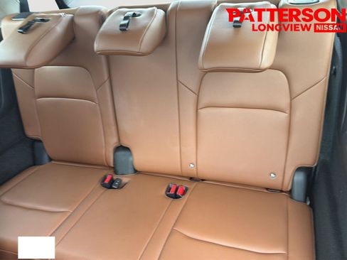 Used 2024 Nissan Pathfinder Platinum w/ Black Appearance Package FWD image 27