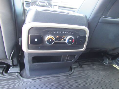 Used 2024 Ford Expedition XLT AWD/4WD image 31
