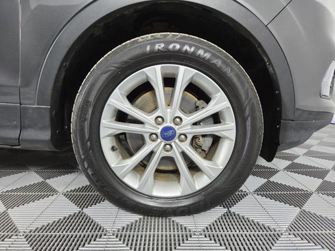 Used 2018 Ford Escape SE w/ SE Sync 3 Package AWD/4WD image 9