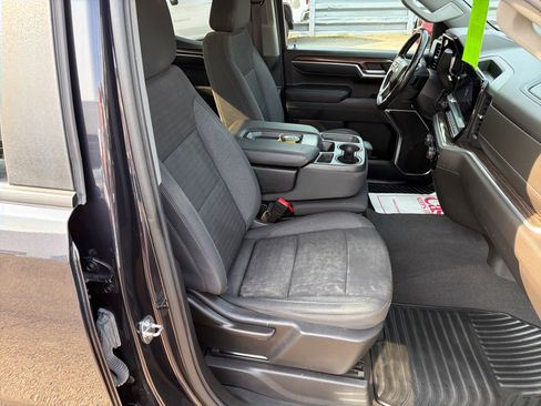 Used 2022 Chevrolet Silverado 1500 LT AWD/4WD image 18