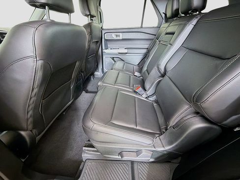 Used 2024 Ford Explorer XLT w/ Equipment Group 202A AWD/4WD image 24