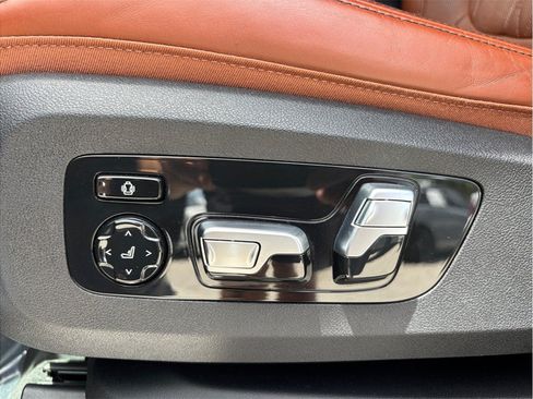 Used 2019 BMW X7 xDrive50i w/ Premium Package AWD/4WD image 22
