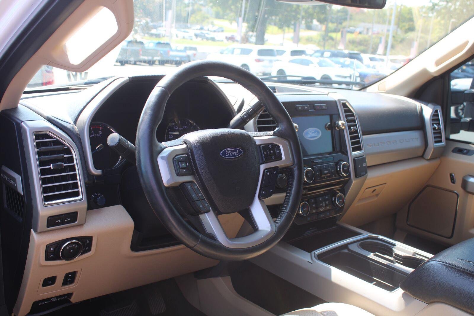 Used 2017 Ford F250 Lariat w/ Lariat Ultimate Package AWD/4WD image 9