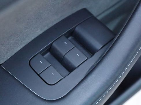 Used 2023 Tesla Model 3 Standard Range image 34