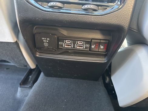 Used 2022 Jeep Grand Cherokee Overland image 22