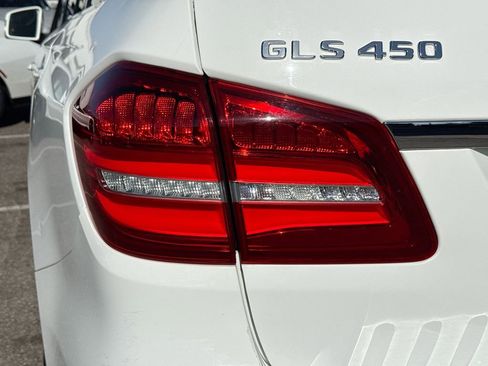 Used 2018 Mercedes-Benz GLS 450 4MATIC w/ Premium Package image 10