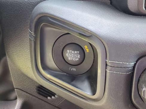 Used 2024 Jeep Wrangler Unlimited Sahara AWD/4WD image 27
