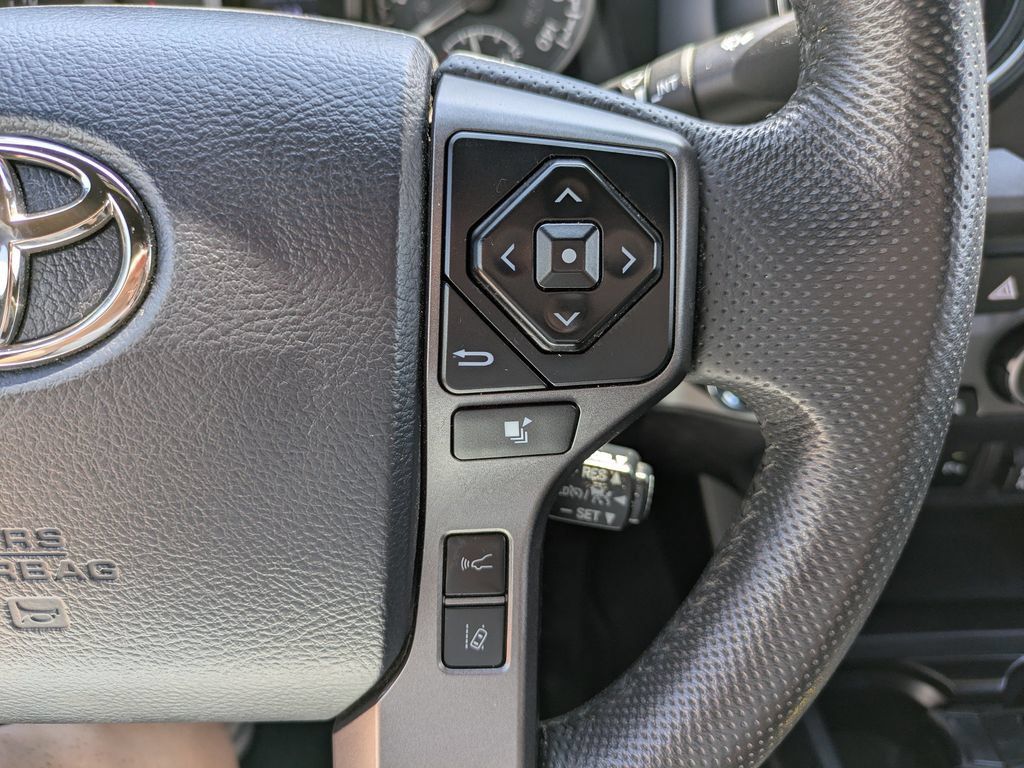 Used 2020 Toyota Tacoma TRD Sport w/ TRD Premium Sport Package AWD/4WD image 27
