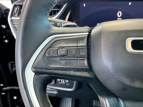 Used 2023 Jeep Grand Cherokee Laredo w/ Luxury Tech Group I image 19