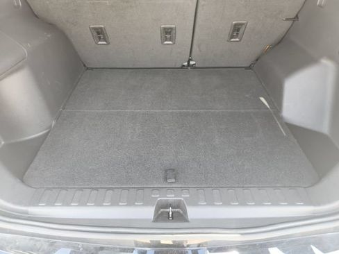 Used 2024 GMC Terrain SLE FWD image 32