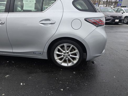 Used 2013 Lexus CT 200h 200h image 4