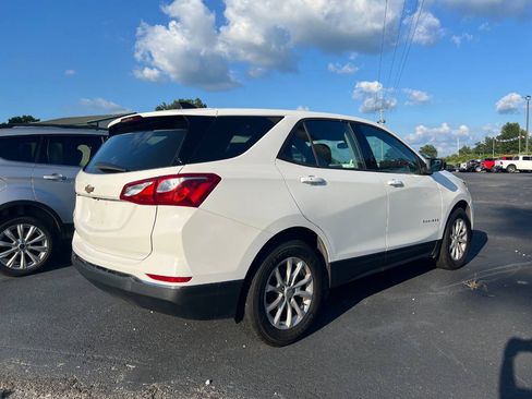 Used 2018 Chevrolet Equinox LS FWD image 4